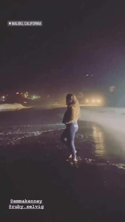 is this Emma's jiggly azz?