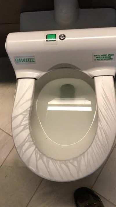 New Orleans airport bathroom