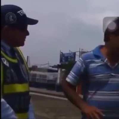 Con permiso, abran paso a una leyenda. G(old)