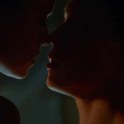 Daisy Ridley make out scene in Ophelia