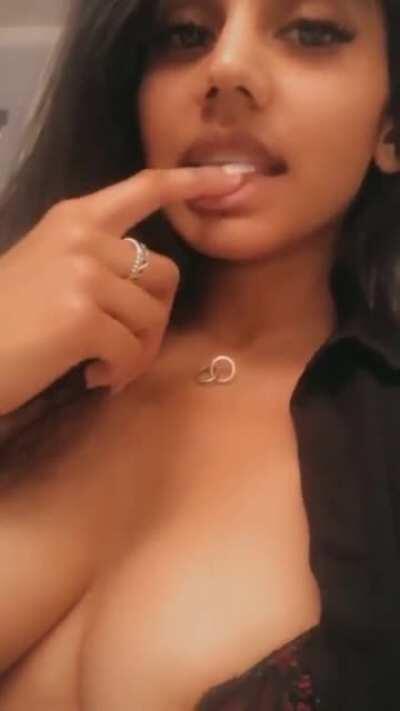 💥💥Naughty desi teen goes wild in lockdown 💣💦 | link in comments