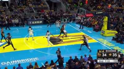 [Highlight] Luke Kornet finishes 2 alley-oops, blocks 2 shots and gets a steal all within a few minutes