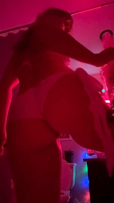 I like taking big bong rips in the shower 😇💕✨