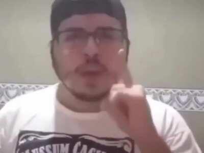 *le bajan el canal de twitch a tom por unas semanas por culpa de cazzu* el fagchat: