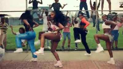 Omg 😍😍 she killed the Motivation video.