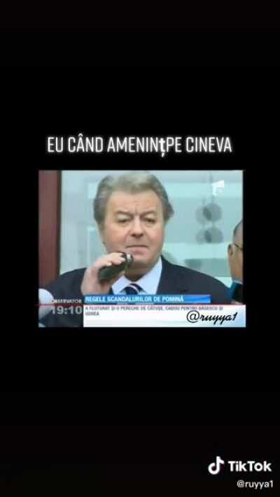 Azi se împlinesc 14 ani de când tribunul i-a declarat război chiorului