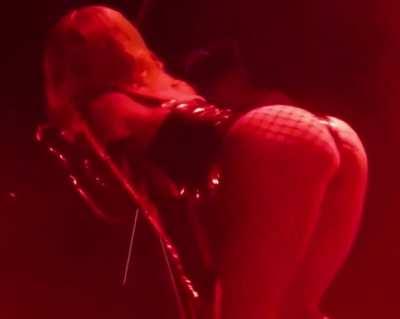 Mmm she’s so sexy.