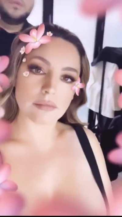 Kelly Brook loves to show them off