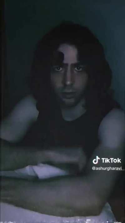 You look comfortable. (@ashurgharavi)