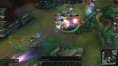 Seraphine R Flash Technology Angle! Super satisfying to land!