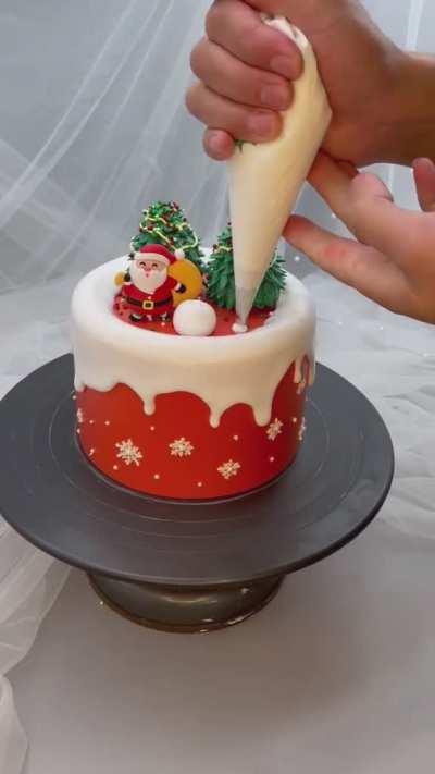 Decorating a Christmas cake