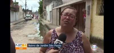 An old lady got stuck in the garage door during an live TV