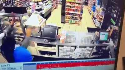 Good guy with a gun foils 7-11 robbery 
