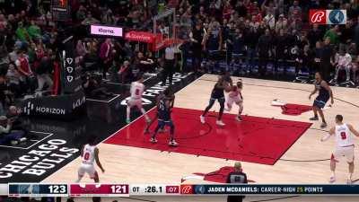 [Highlight] Naz Reid blocks Lavine, Taurean Prince turns it over and Lavine comes right back for the layup. Game tied with 10 seconds left in OT