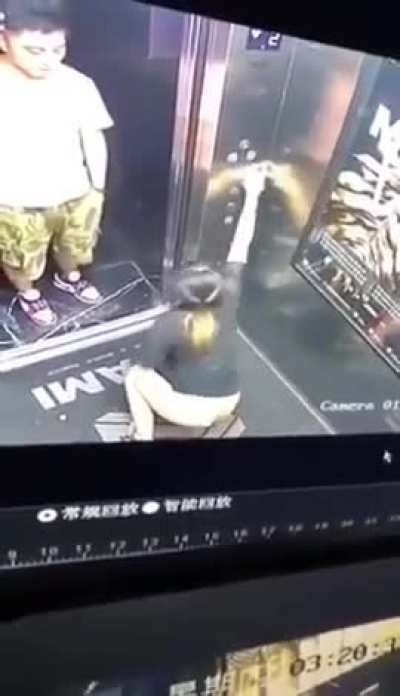 Chyna so advanced, even lifts are toilets