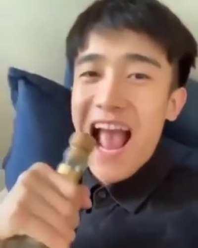 O q q ele pensou q ia acontecer ?