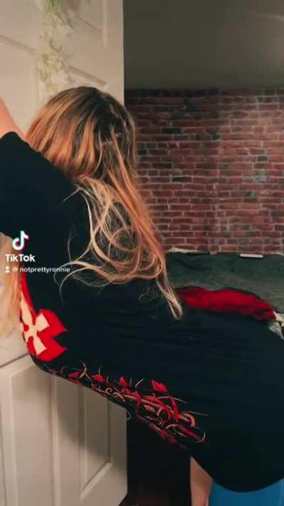 Old trend silhouette shadow🔥 I suck at this😂 @notprettyronnie