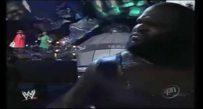 On the May 26th 2006 SmackDown, Three 6 Mafia performs Some Bodies Gonna Get It in one of the best live entrances ever. This theme helped elevate Mark Henry into an eventual world champion when he aligned his character with his presentation.