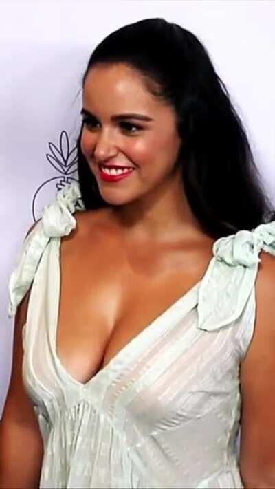 Melissa Fumero (Amy Santiago) has noice tits