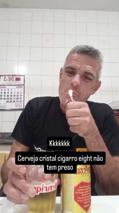 O mais caro aí é o copo