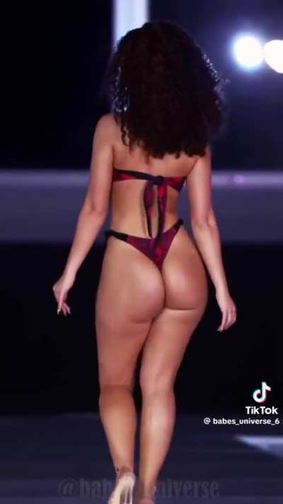 🍑🤤✊🏾💦💦💦