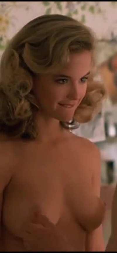 Kelly Preston was so beautiful ..R.I.P