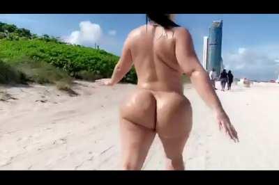 Nude on public beach 🔥😍