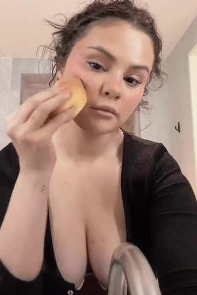 Selena Gomez must know how hard she's making us, right?