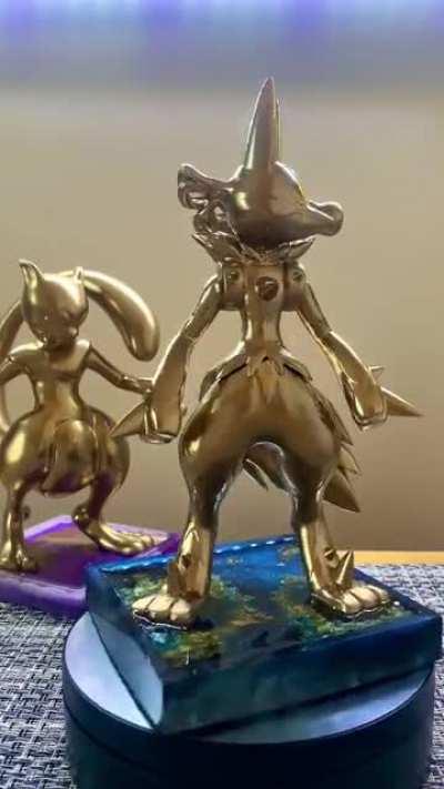 I made a golden Mega Lucario on an epoxy resin base. [OC]