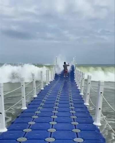 Real life temple run at Maliah beach club, Peru.