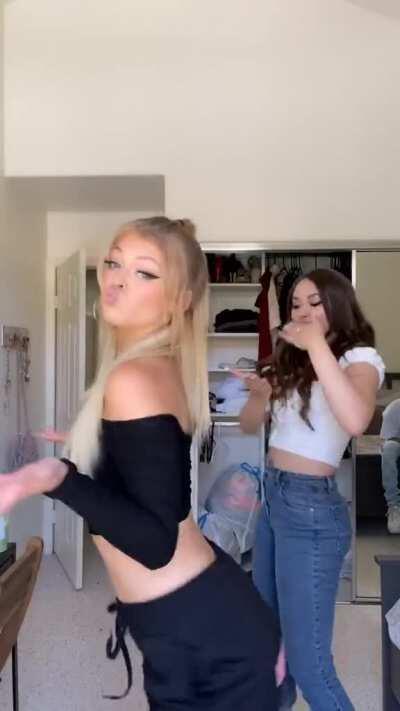 More ass shaking, I love this trend