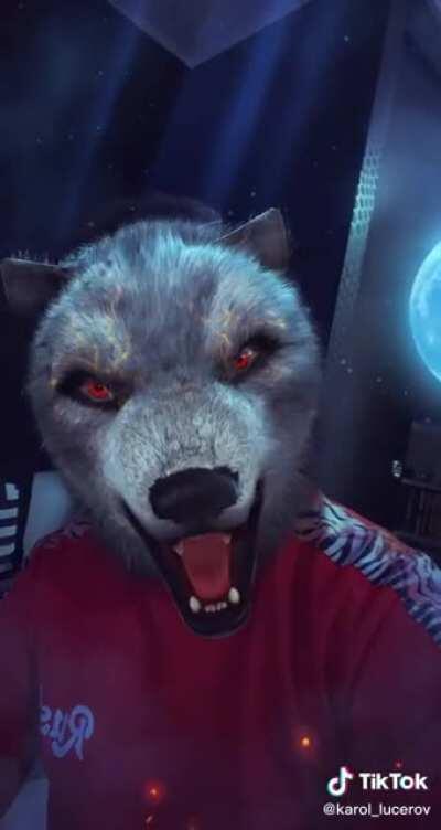 Cristian keri ser mi caperusita roja? 😳