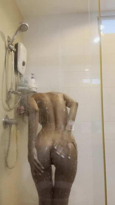 Watch me cleaning myself so you can eat deliciously later