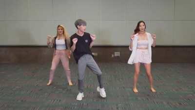 Fuslie looking extra hot in this video