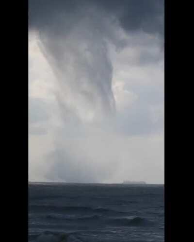 🔥 Man Captures Massive Multiple-Vortex Waterspout