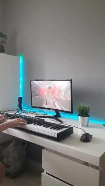 Игра в Dusk на пианино