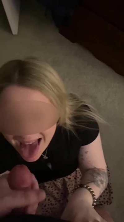 Look at her smile when it cums