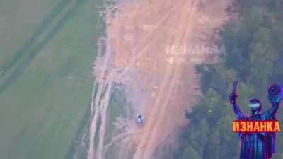 A UAV control station of the Ukrainian Armed Forces was spotted launching a 'Jupiter' UAV and was struck by a Geranium drone near the village of Doroshivka, Sumy region. [Geolocation: 52.07592, 33.8178