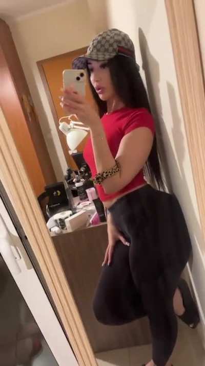 Ξέρει κανείς το Instagram ??? Το τικ τοκ είναι c4ssi77 πάντως