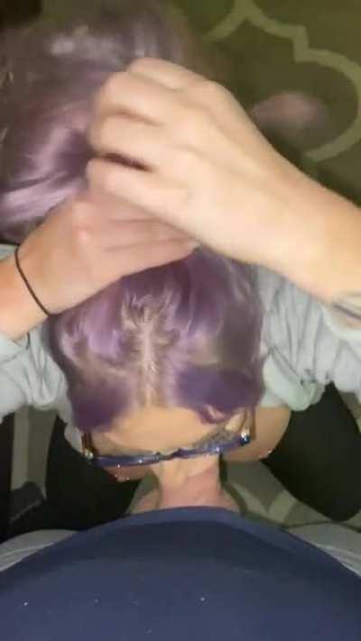 Doing a Ponytail while giving head