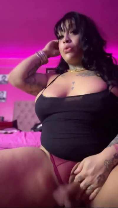 Pretty bitch will shoot cum across the room