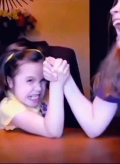 En los ultimos segundos se nota que pierde por guionazo🗿