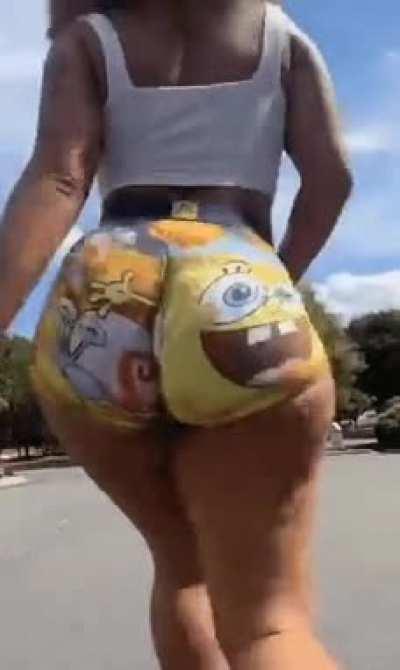 who lives in bolt under the sea ?