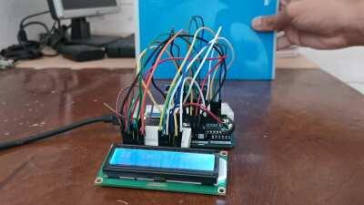 My Arduino uno based ultrasonic parking sensor :)