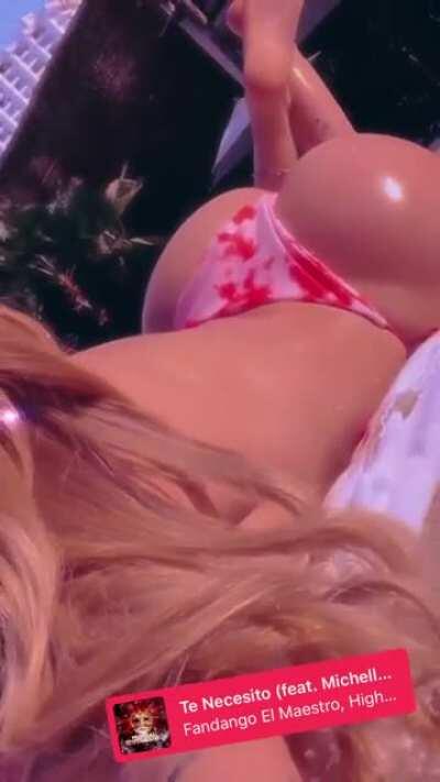 GABY CASTILLO 🍑🍑🍑