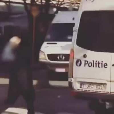 Protester in Luik/Liege gets what he deserves.