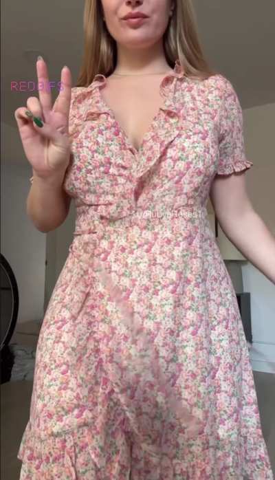 Just dropping by to let you know my exclusive content is 30% off and I'll be doing free dick ratings all evening! Show me what I do to you 😍