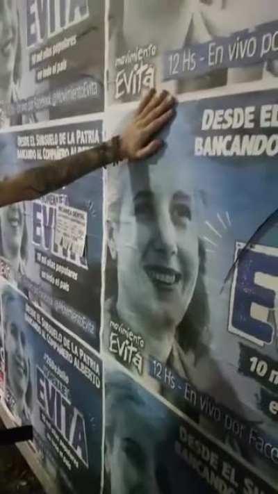 Estaba caminando con un amigo y la miseria nos sigue a todos lados