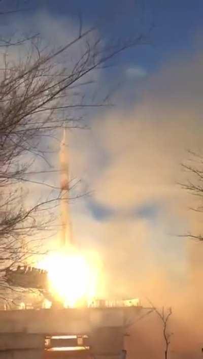 A guy records a Soyuz launch from an insanely close distance