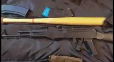 У белорусского гестапо новая тактика. Они ворвались в квартиру матери уехавшего в Польшу активиста, арестовали ее и опубликовали видеооткрытку с музыкой и подписью: «Родители несут ответственность за своих детей»